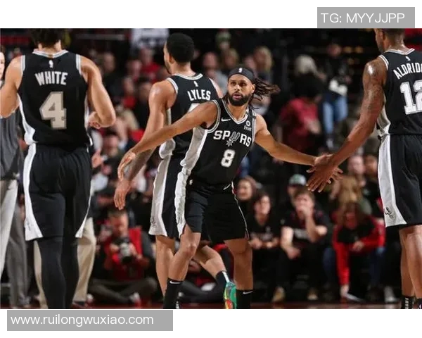 1月8日马刺与活塞激战回顾及赛事比分分析