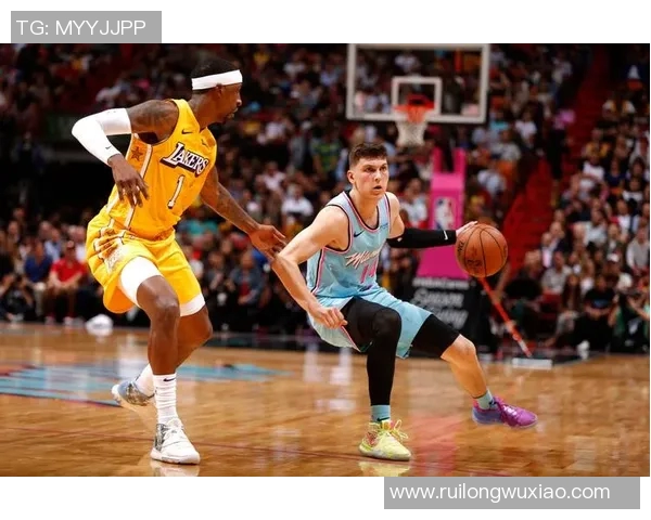 湖人对决热火精彩回放12月11日比赛全程回顾与分析 湖人对决热火精彩回放12月11日比赛全程回顾与分析